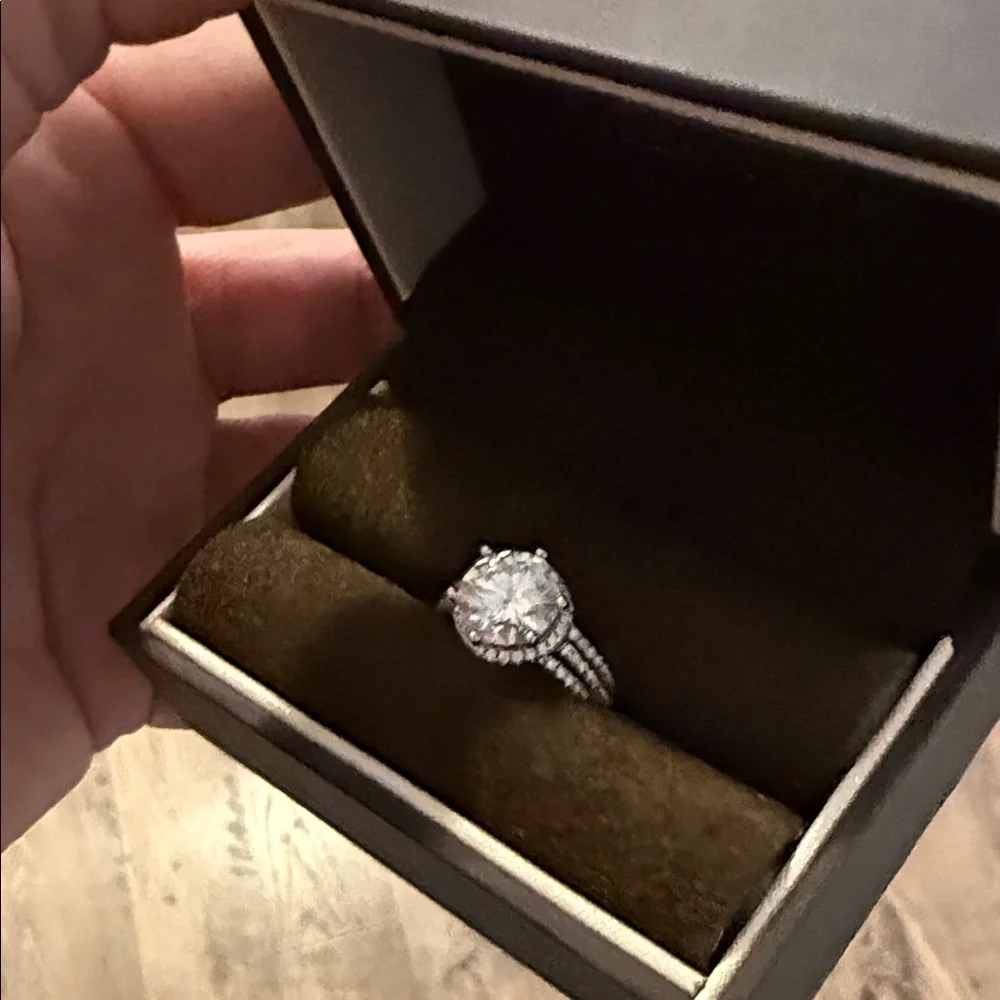 Mossinate 3 CT Silver Women's Ring, Size 5 - Picture 3 of 5